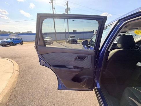Used 2021 Nissan Rogue S FWD image 33