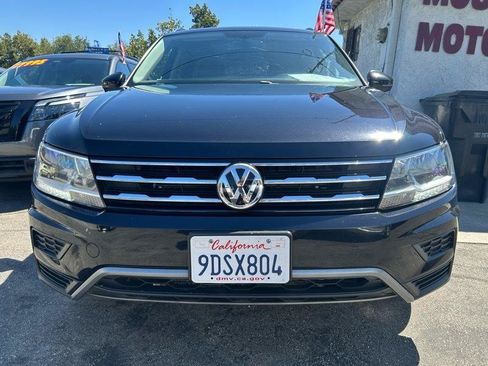 Used 2019 Volkswagen Tiguan SE w/ Panoramic Sunroof Package FWD image 2