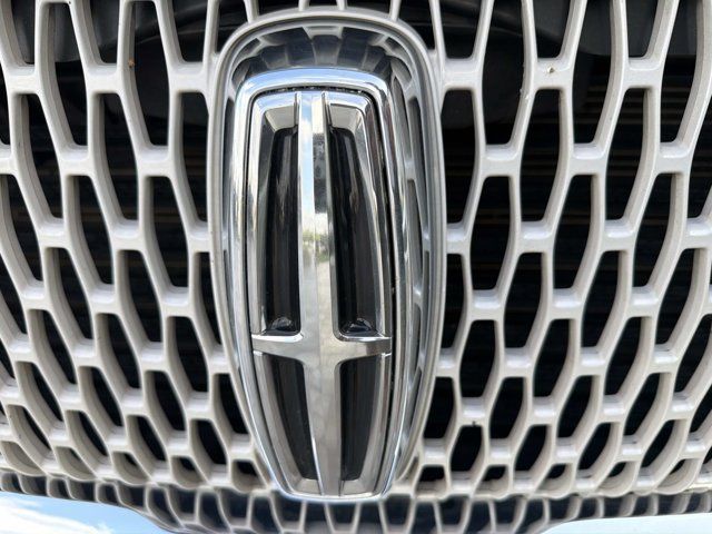 Used 2022 Lincoln Navigator Reserve AWD/4WD image 8