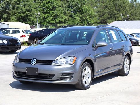 Used 2015 Volkswagen Golf TDI S FWD image 3