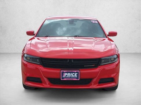 Used 2022 Dodge Charger SXT image 2
