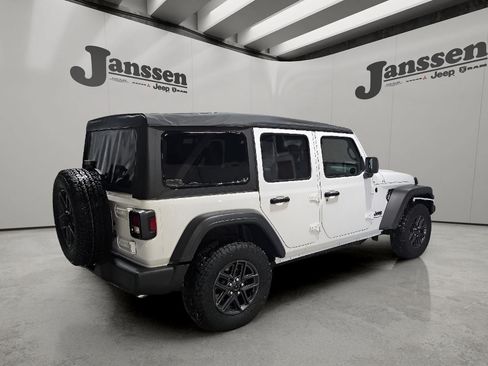 Used 2025 Jeep Wrangler Unlimited Sport AWD/4WD image 3