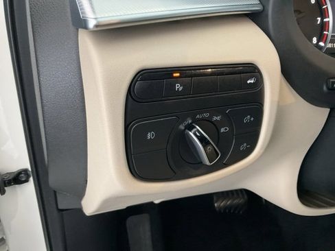 Used 2020 INFINITI QX50 Essential image 9