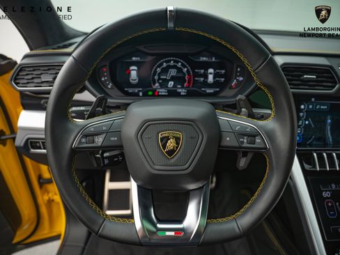 Used 2022 Lamborghini Urus image 27