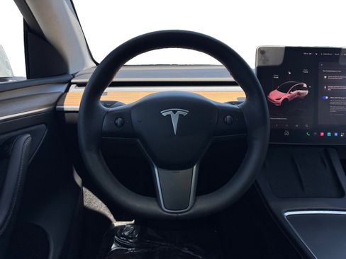 Used 2023 Tesla Model Y Long Range AWD/4WD image 12