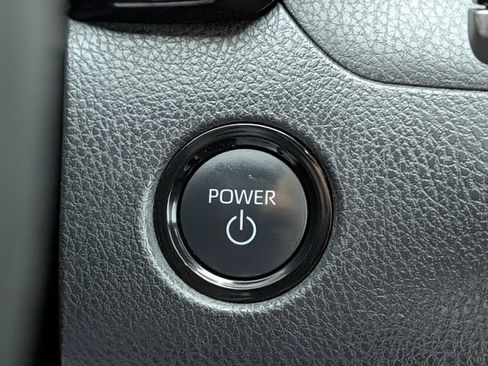 Used 2025 Toyota Camry SE FWD image 20