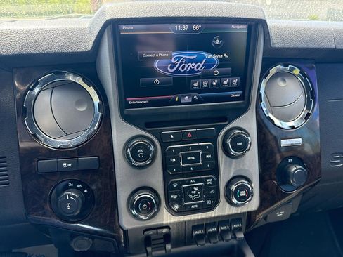 Used 2013 Ford F250 Platinum w/ Platinum Pkg AWD/4WD image 17