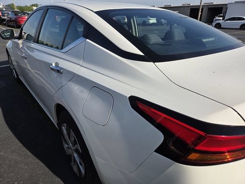 Used 2022 Nissan Altima 2.5 S FWD image 6