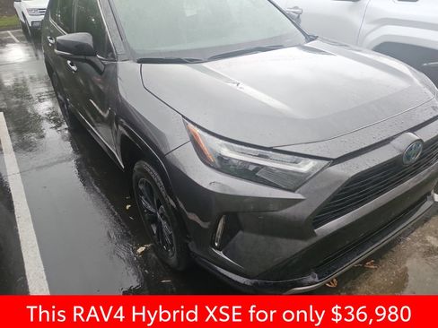 Used 2024 Toyota RAV4 XSE AWD/4WD image 3