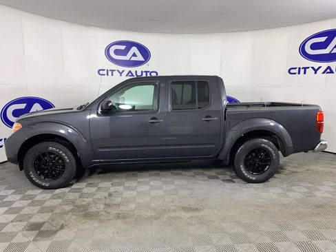 Used 2015 Nissan Frontier SV image 6