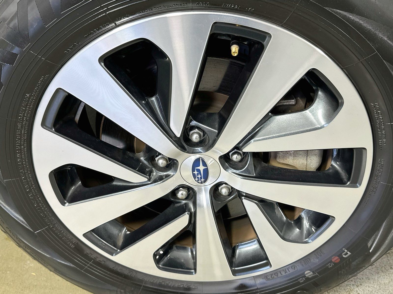 Used 2024 Subaru Outback Premium AWD/4WD image 29