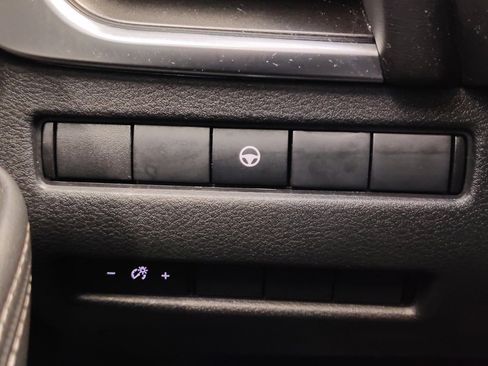 Used 2022 Nissan Rogue SV image 26