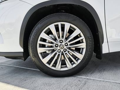 Used 2022 Toyota Highlander Platinum