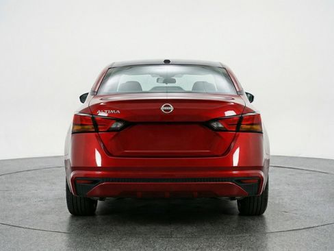 Used 2025 Nissan Altima 2.5 SV FWD image 7