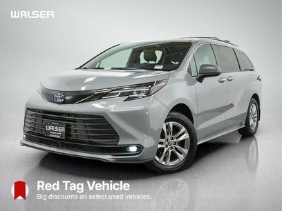 Used 2022 Toyota Sienna XLE Woodland Edition