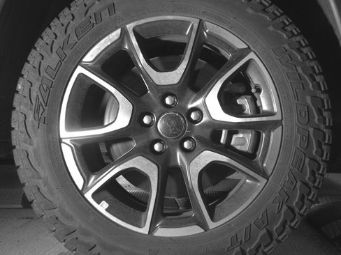 Used 2025 Jeep Compass Trailhawk AWD/4WD image 13