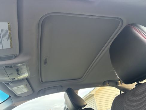 Used 2017 Toyota Camry SE image 29