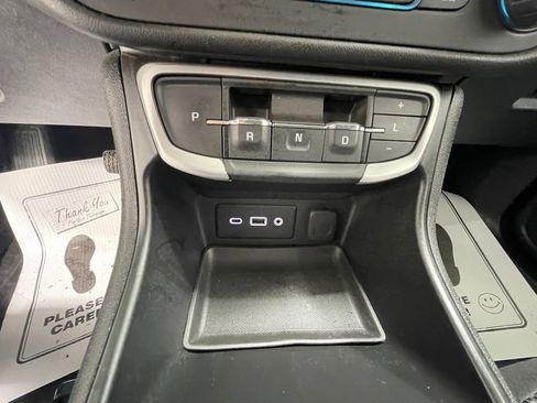 Used 2024 GMC Terrain SLE AWD/4WD image 18