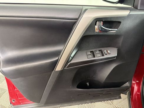 Used 2018 Toyota RAV4 XLE AWD/4WD image 14