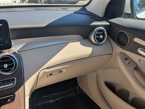 Certified 2022 Mercedes-Benz GLC 300 GLC 300 w/ Premium Package Lite image 4