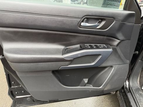 Used 2024 Nissan Pathfinder SL AWD/4WD image 14