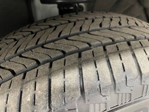 Used 2023 Chevrolet Traverse LT w/ LPO, Floor Liner Package AWD/4WD image 8