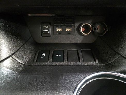 Used 2019 Toyota Highlander LE image 45