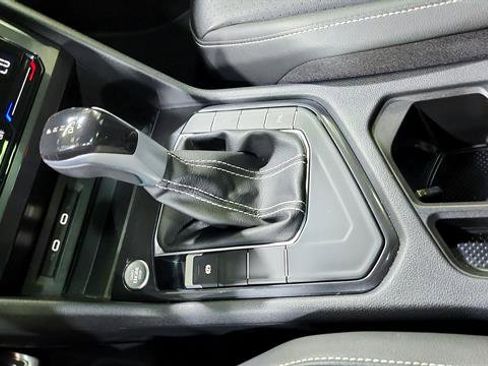 Used 2023 Volkswagen Tiguan SE R-Line FWD image 18