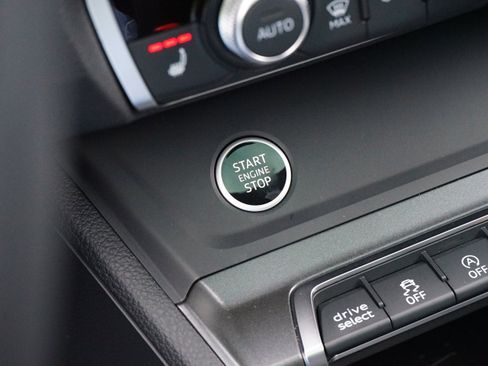 Used 2024 Audi Q3 2.0T Premium Plus w/ Premium Plus Package image 36