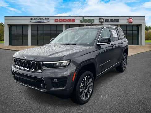 New 2025 Jeep Grand Cherokee Overland w/ Adv Protech Group III AWD/4WD image 34