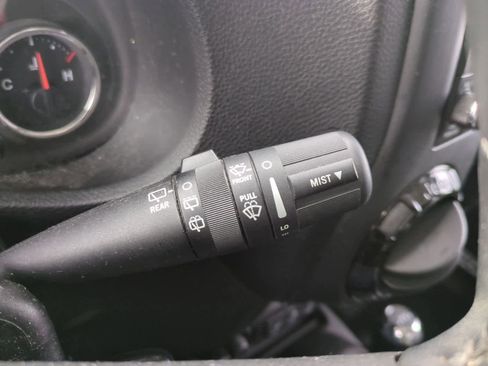 Used 2014 Jeep Wrangler Altitude image 22