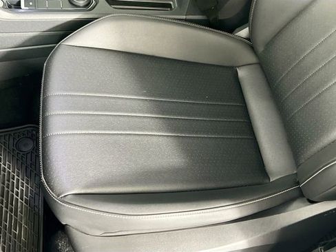 Used 2023 Volkswagen Tiguan SE AWD/4WD image 20
