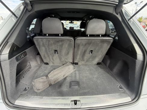 Used 2019 Audi Q7 3.0T Prestige w/ Prestige Package AWD/4WD image 19