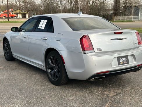 Used 2022 Chrysler 300 Touring L image 8