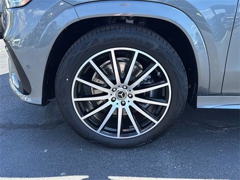 New 2026 Mercedes-Benz GLS 450 4MATIC image 9