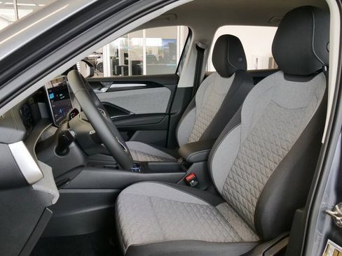 New 2026 Volkswagen Tiguan S image 10