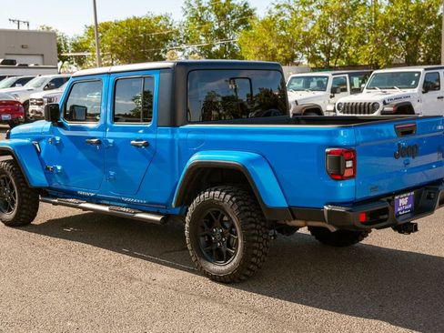 Used 2025 Jeep Gladiator Sport AWD/4WD image 7