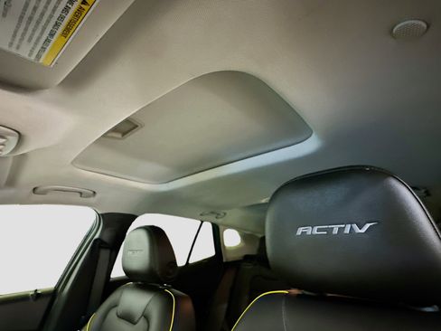 Used 2024 Chevrolet Trax ACTIV w/ Sunroof Package FWD image 27