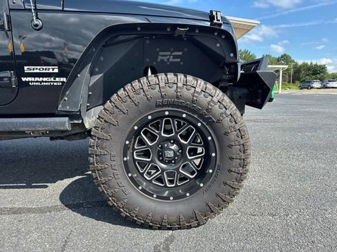 Used 2015 Jeep Wrangler Unlimited Sport w/ Quick Order Package 24S AWD/4WD image 3