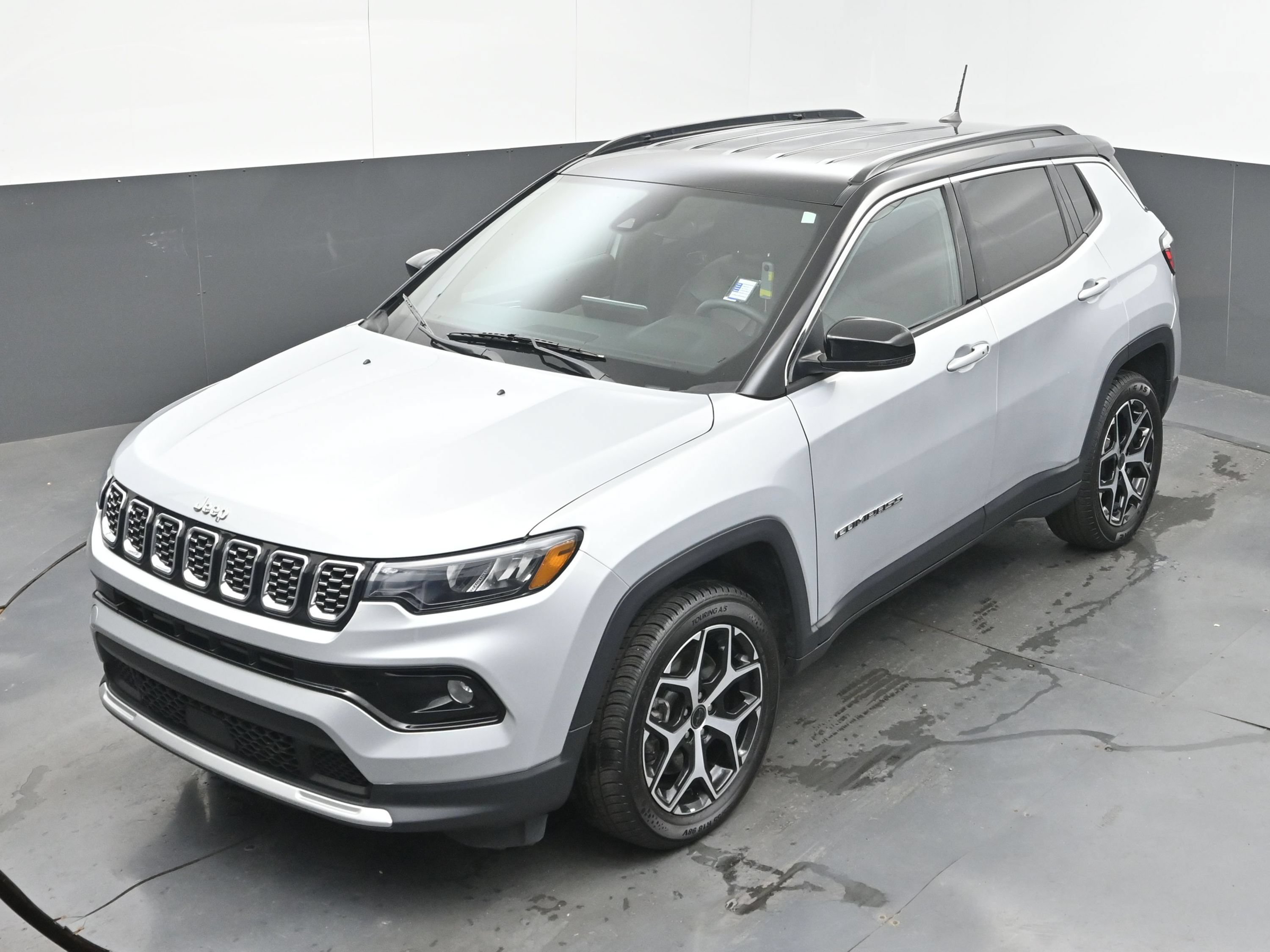 Used 2025 Jeep Compass Limited AWD/4WD image 34