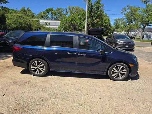 Used 2023 Honda Odyssey Touring image 5
