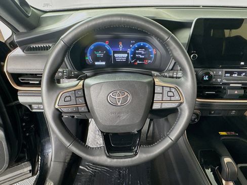 Certified 2025 Toyota Grand Highlander AWD Hybrid image 13