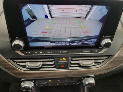 Used 2025 Nissan Altima 2.5 SV image 14