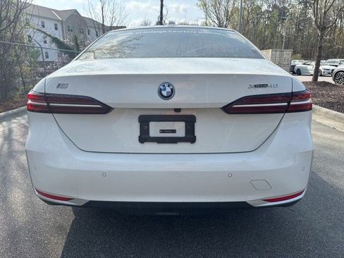 Used 2025 BMW i5 xDrive40 w/ Premium Package image 13