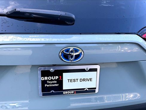 Used 2021 Toyota RAV4 XLE Premium AWD/4WD image 31