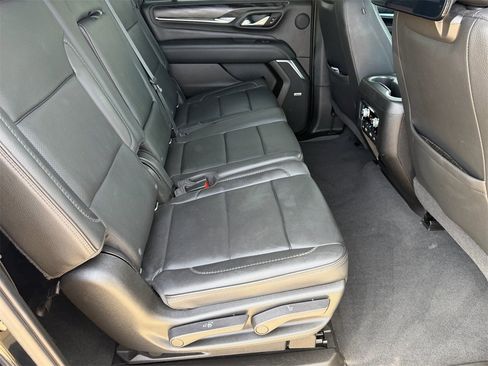 Used 2021 GMC Yukon XL Denali w/ Denali Premium Package image 14