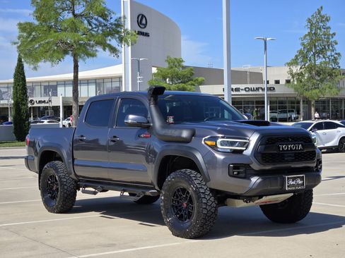 Used 2020 Toyota Tacoma TRD Pro AWD/4WD image 7
