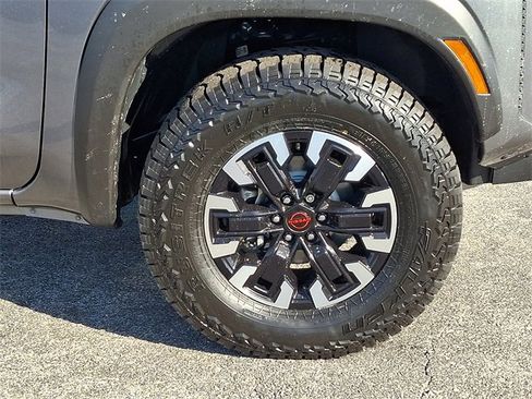 Used 2024 Nissan Frontier PRO-4X w/ Off-Road Protection Package image 8