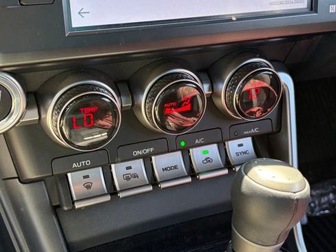 Used 2026 Toyota GR86 w/ ALL Weather Mat Package (TMS) RWD image 9