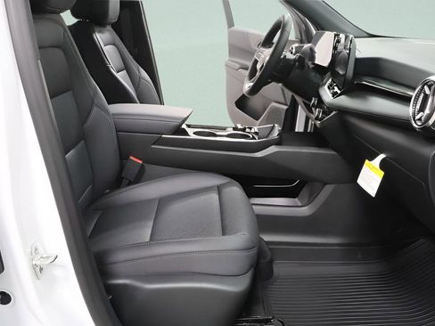 New 2026 Chevrolet Equinox LT w/ Convenience Package II FWD image 33